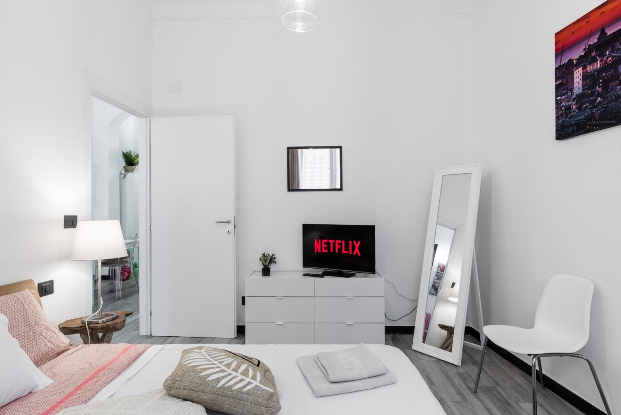 Acquario 5 Minuti, 1Br , Free A-C, Wifi & Netflix "City Center" By Tilo Genoa Luaran gambar