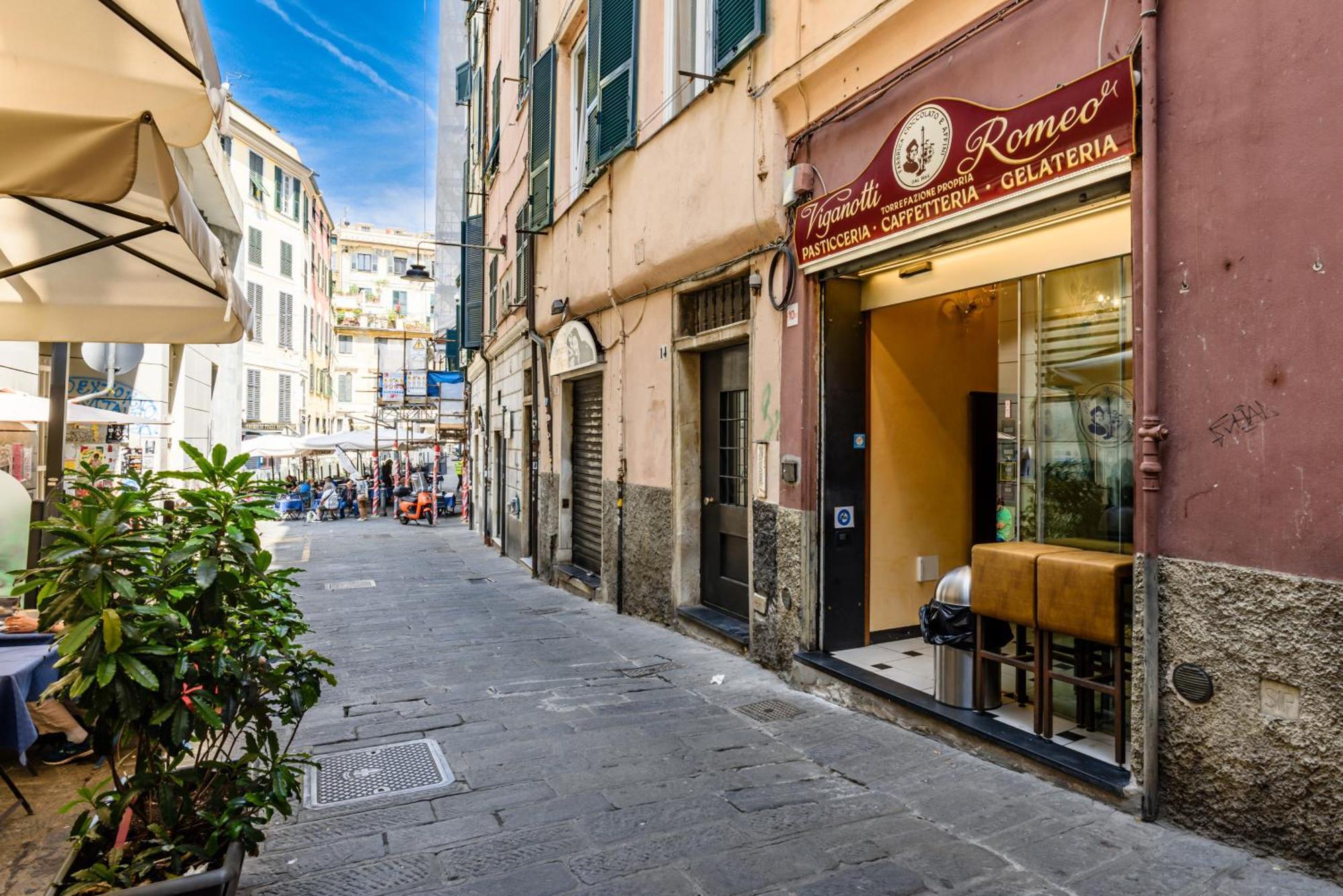 Acquario 5 Minuti, 1Br , Free A-C, Wifi & Netflix "City Center" By Tilo Genoa Luaran gambar